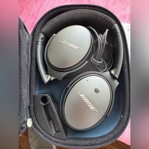 Bose QuietComfort 25 Acoustic Noise Cancelling Headphones for Apple Devices